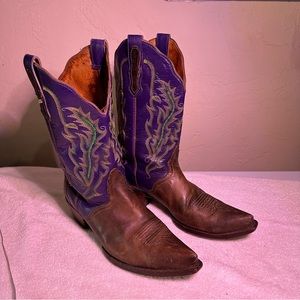 Womens Nocona cowboy boots. Size 10